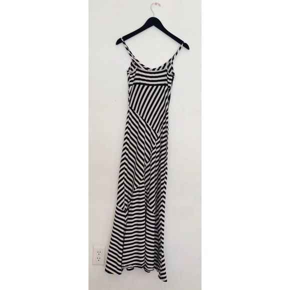 Monteau Striped Maxi Dress - Picture 2 of 3